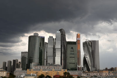 Грозовое небо на Москва Сити