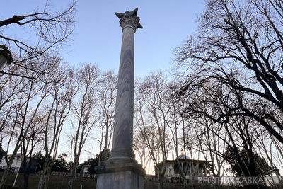 Готская колонна в парке Гюльхане