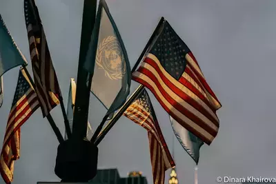 Флаги США и ООН