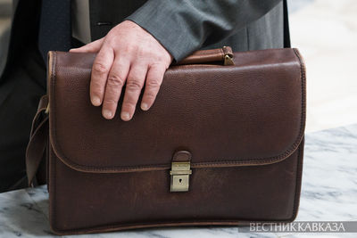 Человек с портфелем