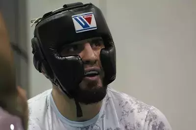 Ислам Махачев