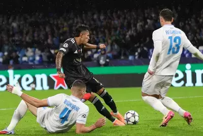 матч между футбольными клубами “Наполи“ и “Карабах“