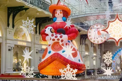 Новогоднее украшение ГУМа