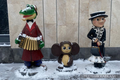 Герои мультфильма “Чебурашка“