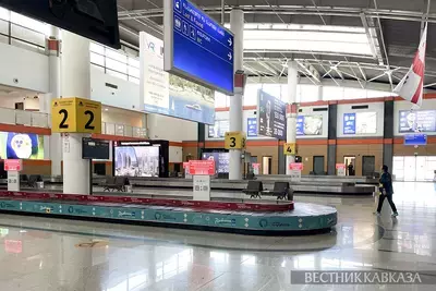 Лента выдачи багажа в аэропорту Тбилиси