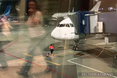 Самолет в аэропорту