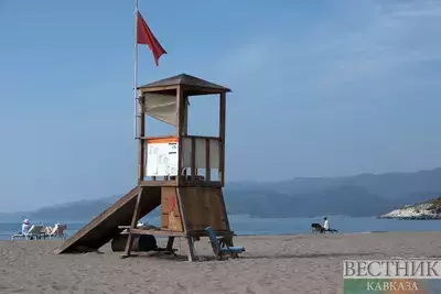 Спасательная вышлка на пляже