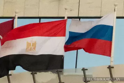 Флаги России и Египта
