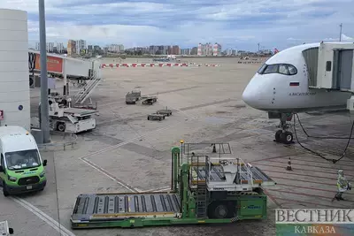 Самолет в аэропорту