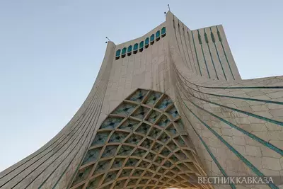 Башня Азади