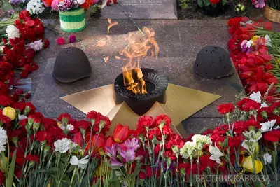 Власти Азербайджана почтили память воинов-освободителей и поздравили граждан с 81-летием Победы Власти Азербайджана почтили память воинов-освободителей и поздравили граждан с 81-летием Победы