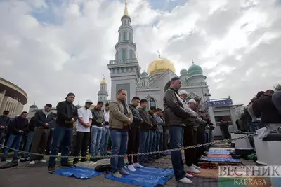Мечети столичного региона соберут на Курбан-байрам треть миллиона верующих