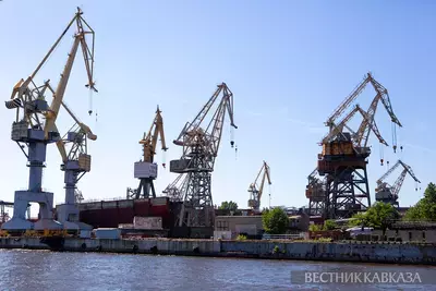 Краны в порту