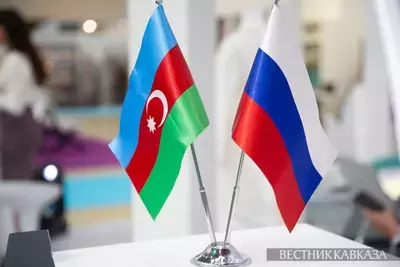 Флаги России и Азербайджана