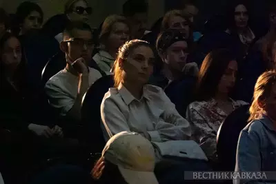 Зрители в кинотеатре