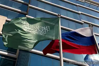 Флаги Саудовской Аравии и России